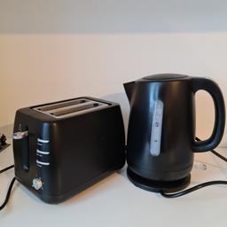 Tescos own brand toaster and kettle.  Only a couple of weeks old, selling on behalf of my son who has moved home.

collection only- sold as a pair