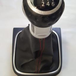 vw golf mk5 edition 30 gear knob and surround golf ball style rare, in used condition, will also fit mk6 golf
CASH ON COLLECTION ONLY THANKS