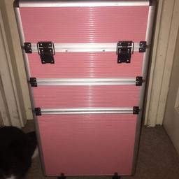 This is a mint condition large makeup box(few scratches but all of the compartments are in fully working order)which is ideal for carrying all of your makeup or being used for such things as dancing costumes etc.

Asking for sensible offers so don’t message unless you know how much they’re worth.