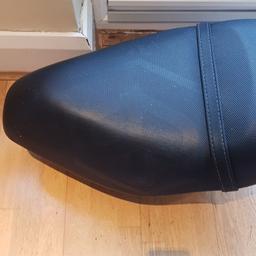 piaggio zip seat with piaggio logo 
sp?
comes with bucket and lock and key
OFFERS