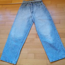 Original Vintage Jeans von Diesel aus den 80 ger Jahren.
Grösse 28 used Look, stone Washed
Leichte Marlene Form, high Waist.dh.hohe angesagte Form bis in die Taille

Abholung oder Versand bei Kostenübernahme möglich, keine Garantie und keine Rücknahme da Privatverkauf