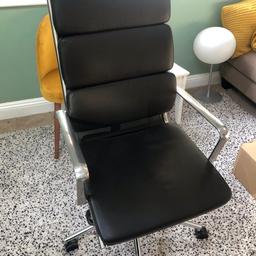Savoy executive leather high back chair
Excellent condition, hardly used. Few scratches but nothing major
Still sell for £280 online.
Collection or can deliver close by for a little extra