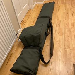 Fox Voyager 6 rod Holdall.
If you want rod protection look no further. Fully padded for both rods and reels for high protection of your tackle.
This one has been well used and has age related wear and tear, but nothing that stops it from doing its job.
Grab a bargain.