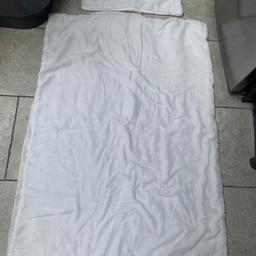 Price £2.50 in good used condition,summer duvet.

I’m not sure what tog this thin flat pillow and duvet is,I used to use it when my little one was in cot.
Measurements are pillow 57cmx36cm and duvet 130cmx90cm.
It’s in good use condition,machine washable.
Please check my other items for sale, thank you.
Machine washable.