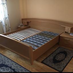 Doppelbett mit Nachtkästchen
Liegefläche: 190x180 cm