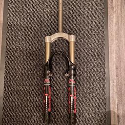 2001 retro air forks for 26”
V brake or disc brake
May need a service in near future but as of now they work well in rideable condition
225mm 1 1/8th steerer tube
115mm stanchions (30mm width)
9mm quick release
Collection or postage.