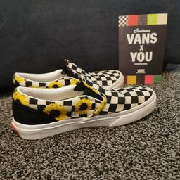 Selling these custom vans size 3
I find these come up small 
Pattern is checked and sunflower 🌻
Have been worn but In good condition
Comes with original bag