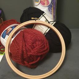knitting bundle containing:
2 balls of wool
1 pair 4mm knitting needles
1 embroidery hoop
1 how to knit for beginners book
1 pack knitting needles 
1 pack marker clips
1 set knitting looms in 4 sizes with hook

learn a new skill during lockdown