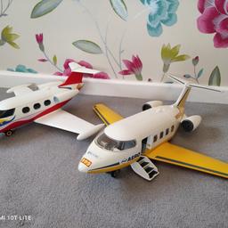 Playmobil areoplanes
Yellow plane 2001
Red plane 2014
Used condition
Missing parts - see pictures for condition
Any questions just ask
Check out my other Playmobil
Sold as seen no returns