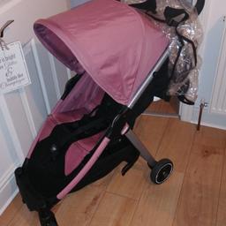 Mamas and papas black and pink pram
Used but in great condition
Comes with rain cover and cup holder
Light weight. Easy to fold.
