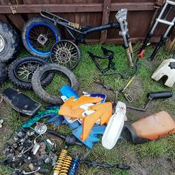 for sale 
job lot of pit bike and qoad bike parts
60 pounds 
pick up only 
Telford
