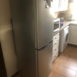 Silver fridge freezer in good working condition. Top is fridge and bottom is freezer. Can be seen working as it’s currently being used. Selling due to house move.

Buyer to collect from Hempstead ME7 