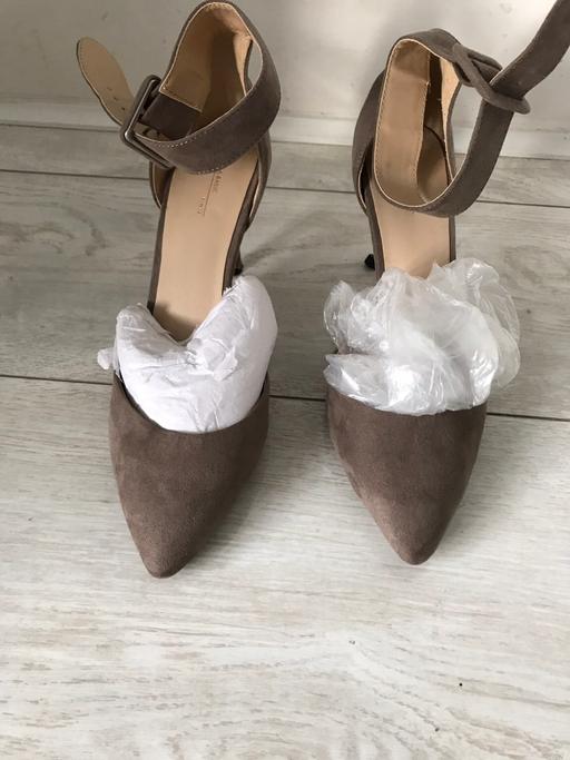 Buy & Sell North West London Harrow - Photos for Zara court shoes with ankle buckle strap