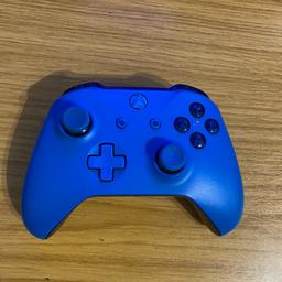 No problems with the controller was bought new although has a white battery back to it as I have lost the blue but still no problems, not used in a long time due to getting a PlayStation. Does not come with batteries. Collection only. Wear a mask.