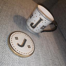 Anthropologie "J" mosaic tile mug set for sale

Includes mug and coaster with initial "J" on both

Brand new in the box. A really nice, quirky high quality gift

RRP £16

All items come from a pet and smoke free environment

Collection from SE12 or I can post for an additional £3.20

Any questions, please ask