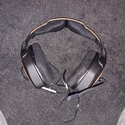 I have a xbox one headset brilliant condition should work on all platforms message for more information collection only