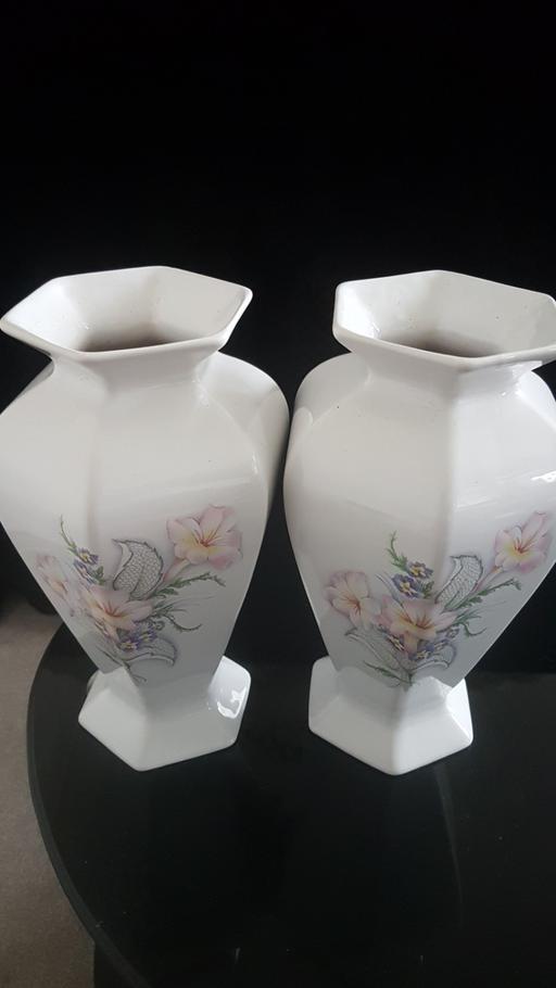 Buy & Sell Kent Maidstone - Photos for ELPEC Floral Vases x 2.