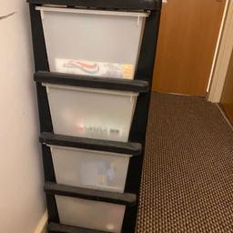 A set of plastic drawers in good condition. Easy to build, disband and clean.
