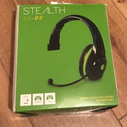 Gaming mono chat headset for use with Xbox One.

Very light use and in full working order.

 3.5mm headset jack connection.