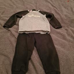 
12-18 months
3 addidas tracksuits
1 other hoodie tracksuit
used good condition
collection only