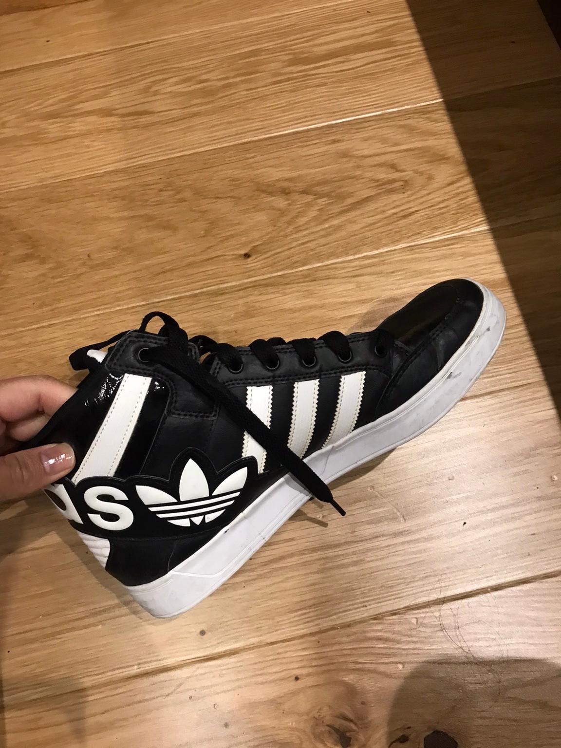 Authentic Adidas snickers in WC2H London für 40,00 £ zum Verkauf ...