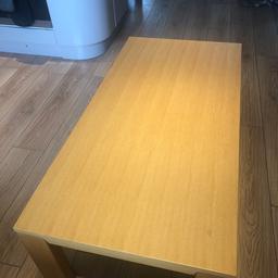 Large coffee table in Oak veneered wood.
Dimensions:
Length 121 cm
Width 60cm
Height 42 cm
Small mark on top, as seen in photos, about the size of a penny.
Lovely looking table and quite heavy.