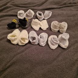 3 pairs booties 6-9 months
5 pairs of booties 3-6 months
in very good condition been worn a few times.
collection only