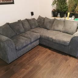 FERGUSON JUMBO CORD CORNER SOFA GREY.
This is brand new sofa just arrived today
The only problem is after delivery we found out that it to small for my family we all can't fit on it
The size is 210cm×210cm corner to corner