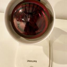 The Philips Infrared lamp has been optimised for pain relief in areas covering 20 x 30 cm for example shoulder, elbow, calf or neck. The concentric rings help to focus the beams on a specific area.