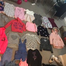 Bundle of girls clothes in good nick pick up eltham