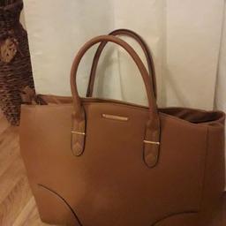 Dorothy perkins large tan handbag
like new....
Cash on collection only...no offers
Stay safe sale