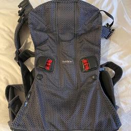 Like new! We barely used this carrier (less than 10 outings) my baby preferred the pram! Colour is anthracite. If you would like a video call to see in detail more than welcome.
