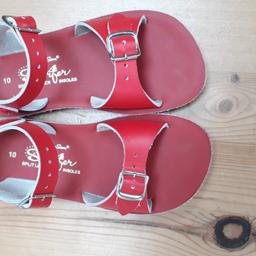 Kids Salt Water 'Sun-San' sandals size 10 (UK 9 or Eur 26-27)

unisex, red
Worn for a few weeks. Excellent condition 

Pick up from West Kirby (CH48) or Paypal payment and posted  - £4.20 small package, second class, signed for

From Salt Water website: Sizing for Sun-San requires you to plus 1 to your child's UK size. See chart with photos