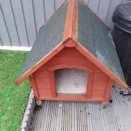 DOG KENNEL 
FOR MEDIUM SIZE DOG
AS NEW
 MY DOG JUST WOULDN'T USE IT
COLLECTION ONLY