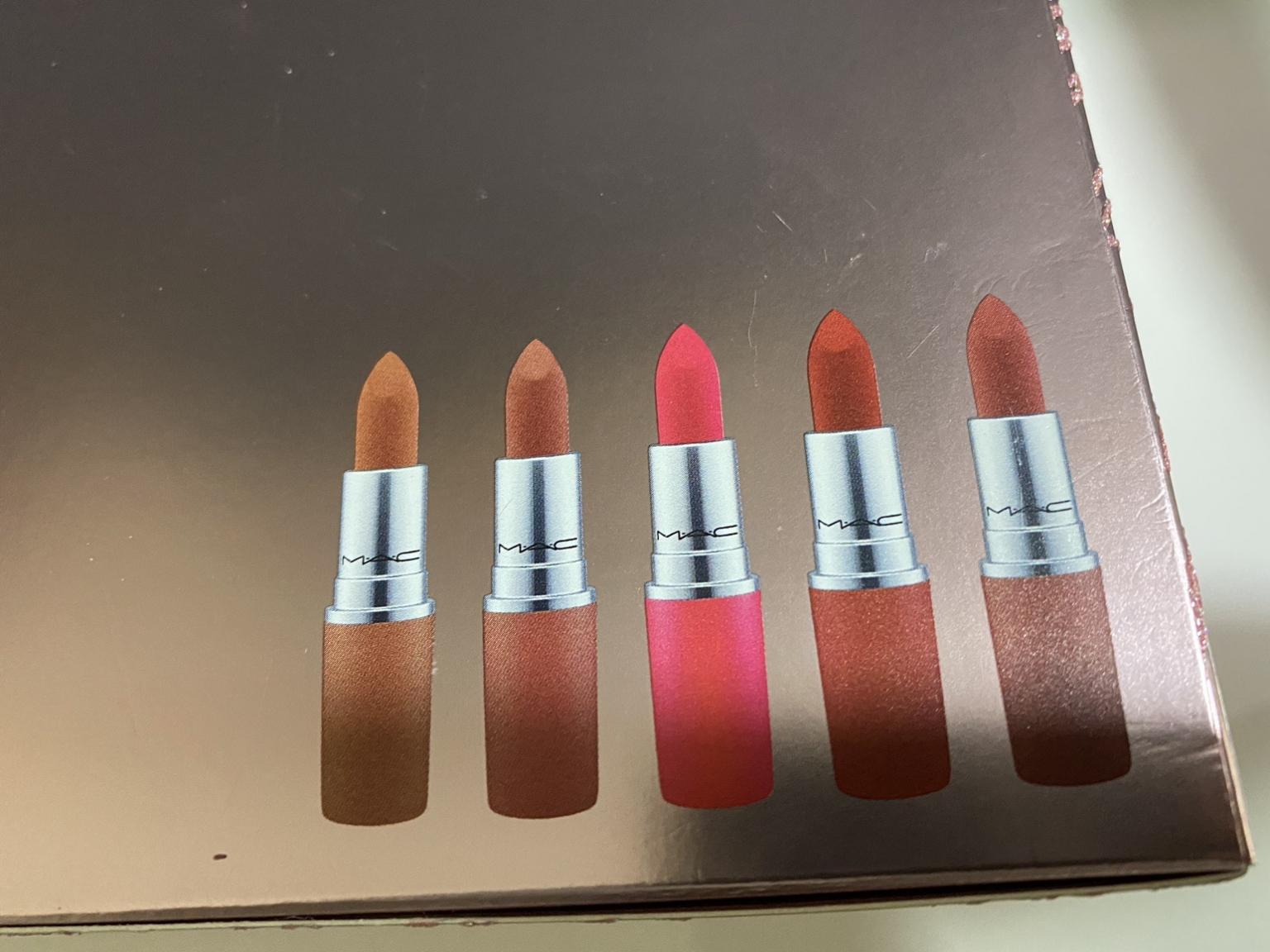 Mac Showstopper Powder Kiss lipstick gift set in B42 Birmingham für 60