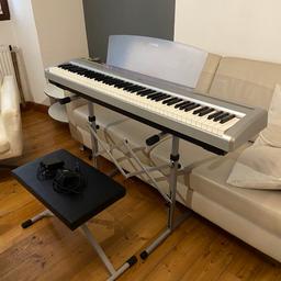 Sehr gut erhaltenes Digital Piano mit Ständer verstellbar und Stuhl