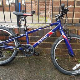 Lightweight frame forks and brakes.
Shimano 7 speed child friendly trigger gears.(not grip shift).
Really easy for little legs to pedal as it is so light.
Excellent condition apart from scratch on rear as photographed.
1 year old.
£252 new