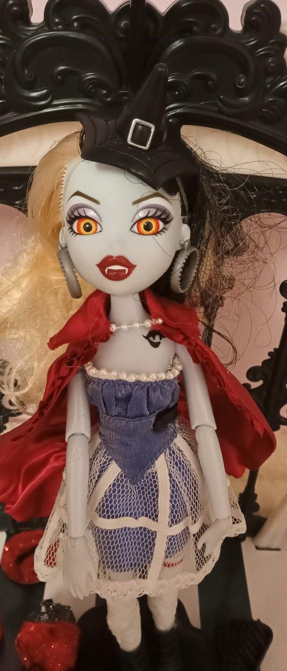 Bratz Bratzillaz Vampelina Doll in SA1 Swansea for £60.00 for sale