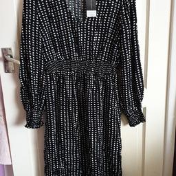 beautiful long dress ,bnwt never been used.