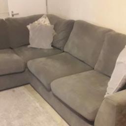 corner sofa and cuddle chair in grey lovely condition with no Mark's or tares ,as new condition £500 ono in sidcup 