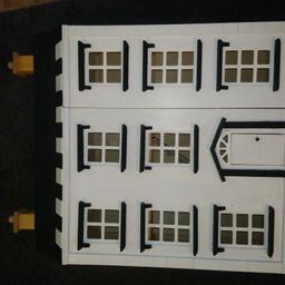 beautiful wooden dollhouse has been painted made need a little touch up comes with accessories has 4 Floors 28- inches height 22-in wide and 8 inch depth
Must be collected
£35