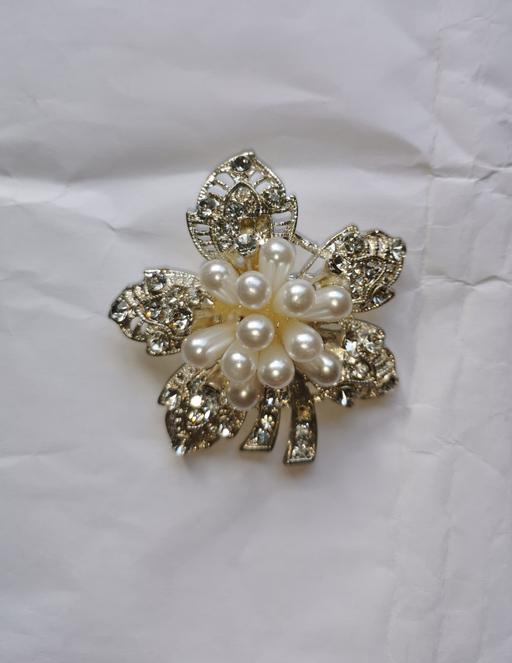 Buy & Sell South West London East Bedfont - South West London - Photos for Diamonds brooches
