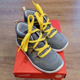 Verkaufe neue Superfit Schuhe
Farbe: grau, gelb
Nie getragen