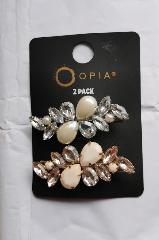 Buy & Sell South West London East Bedfont - South West London - Photos for 2 Diamonds Hair clips