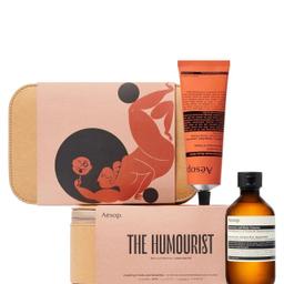 Aesop The Homourist body care

Brand new and in box

The Humourist body care kit contains Geranium Leaf Body Cleanser 200ml and Rind Concentrate Body Balm 120ml a hero pairing from the vegan and cruelty-free Aesop collection.