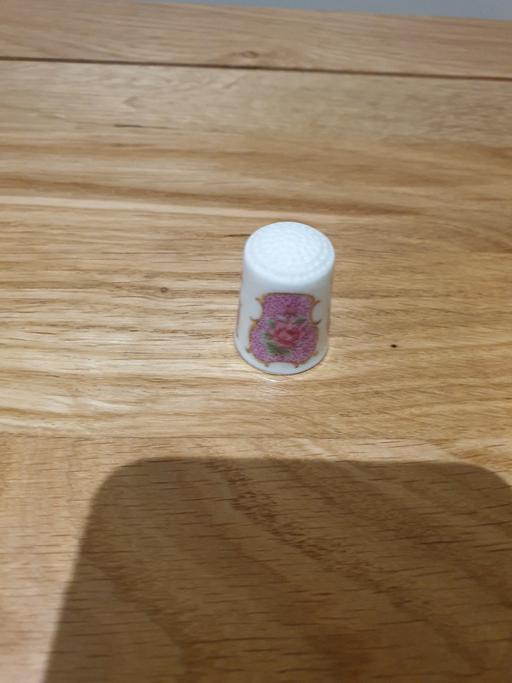 Buy & Sell Falkirk Stenhousemuir - Falkirk - Photos for Thimble With Flower Design On Pink Background