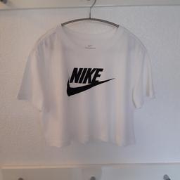 Nike Sportswear T-Shirt gr. XS
T-Shirt ist in einem sehr guten Zustand.
Inklusive Versand