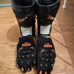 Size 9 boots and Large ktm gloves excellent condition
