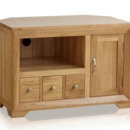 Oak furniture land furniture
Excellent condition
100% SOLID OAK
Solid and sturdy

Specifications
Width: 93 cm
Height: 64 cm
Depth: 55 cm
Material: 100% Solid Oak
Finish: Natural Solid Oak
