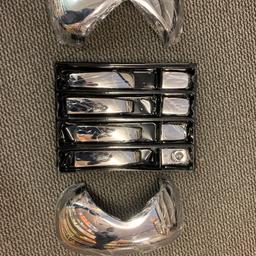 I have got these wing mirror & 4 door chrome covers that fit Vauxhall Vivaro, Renault and Traffic vans for sale.